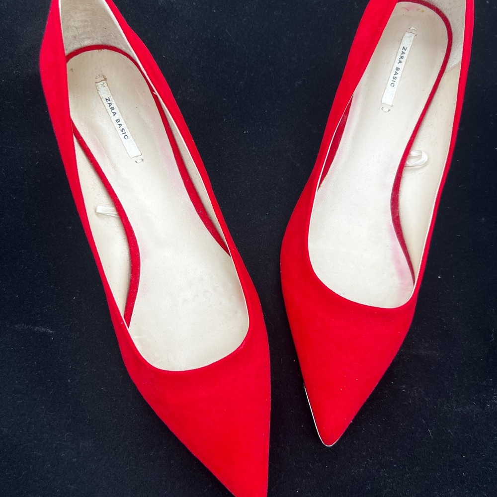 Zara Red Heeled Pumps Elegant Suede Design